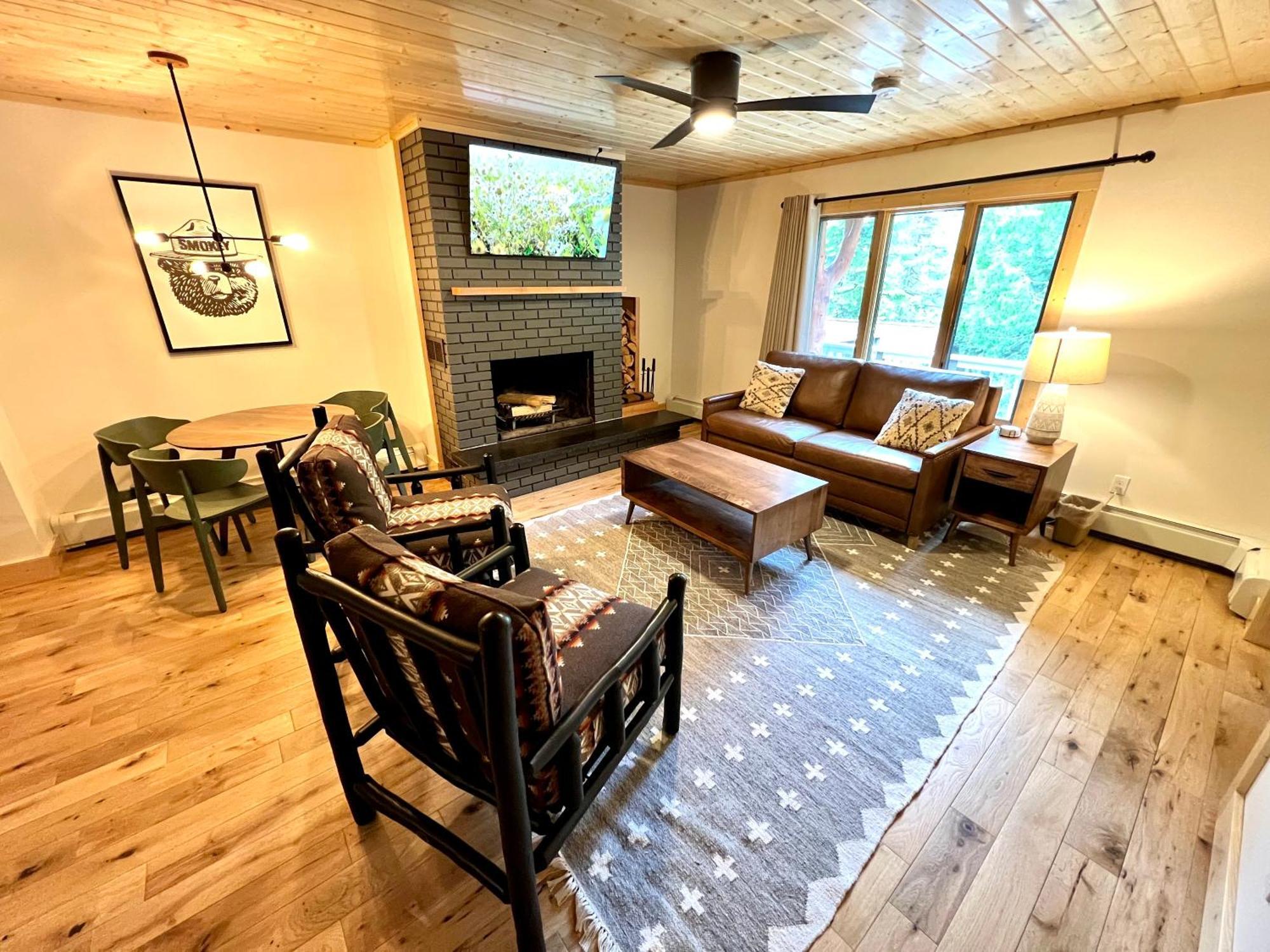 Thomsonite Inn On Lake Superior Grand Marais Quarto foto